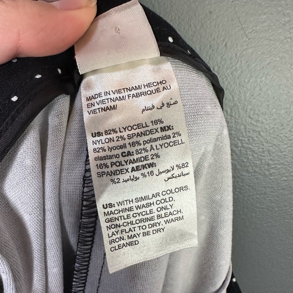 Chicos Black White Polka Dot Straight Leg Pants Size 10 - Picture 5 of 8